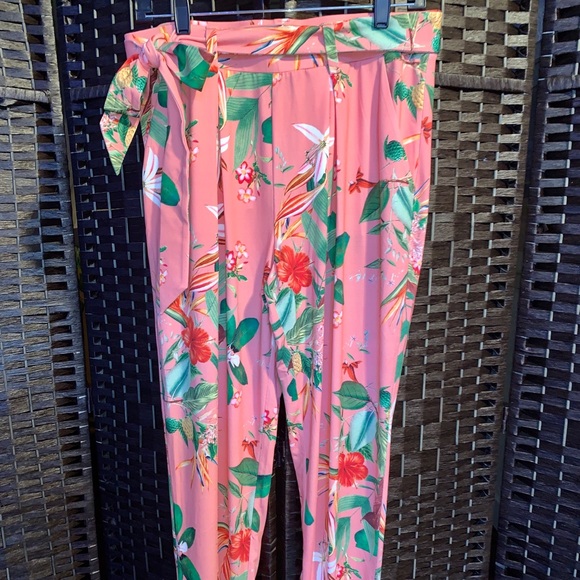 Express Belted Cropped Pants - Picture 1 of 4